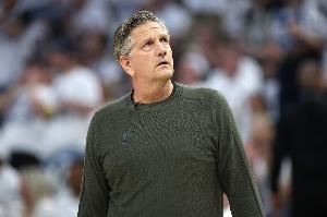 芬奇:我现在非常担心球队的防守 防守端的表现极其不稳定 芬奇:我现在非常担心球队的防守 防守端的表现极其不稳定