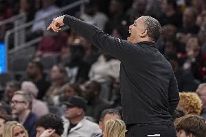 卢:将对手得分限制在98分是非常好的表现 但三分33中6没法赢球 卢:将对手得分限制在98分是非常好的表现 但三分33中6没法赢球