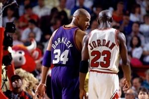 巴克利:曾以为乔丹只是有帮手 打完总决赛意识到他确实比我强 巴克利:曾以为乔丹只是有帮手 打完总决赛意识到他确实比我强