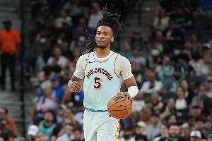 占先机！第三节马刺净胜湖人9分 三节打完握有8分优势