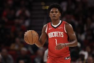 奥科吉to记者：训练中我重点防阿门把他锁死了 这话你们别告诉他